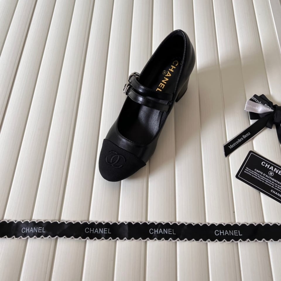 Chanel Mary Janes And Grosgrain Black G45696 B16524 Nx492 view 4