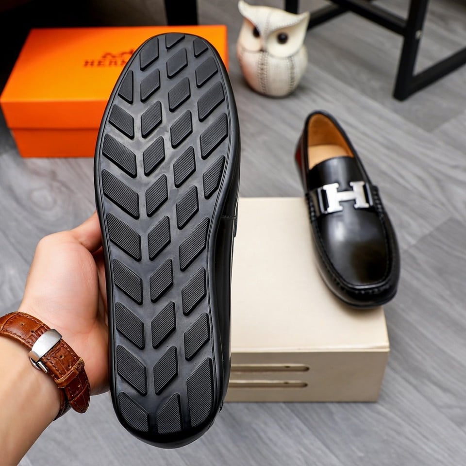 Hermes Men’S Loafer Moccasin Polish Leather With H Silver In Black view 10