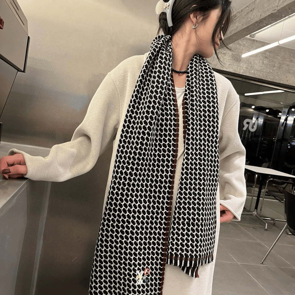 Louis Vuitton Damier Check Cashmere Scarf Black For Women 190cm view 4