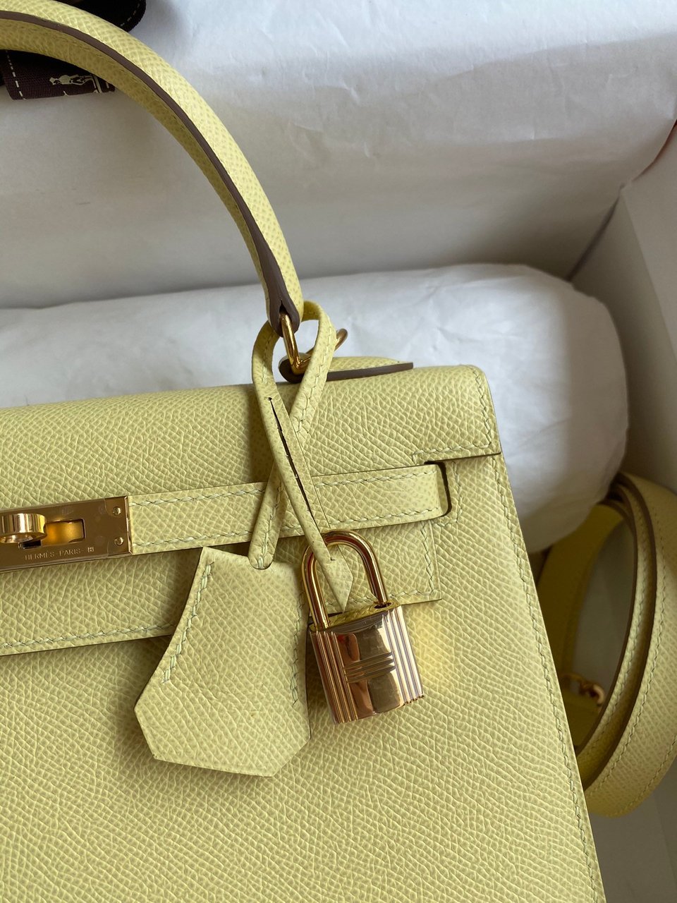 Hermes Kelly 25 Bag In Pastel Yellow Epsom Leather For Women 25cm/10in view 9