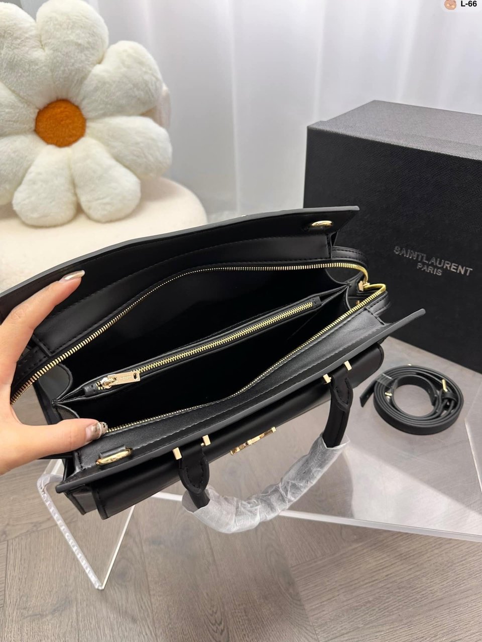 Saint Laurent Uptown Medium Leather Tote Bag Black 31Cm view 5