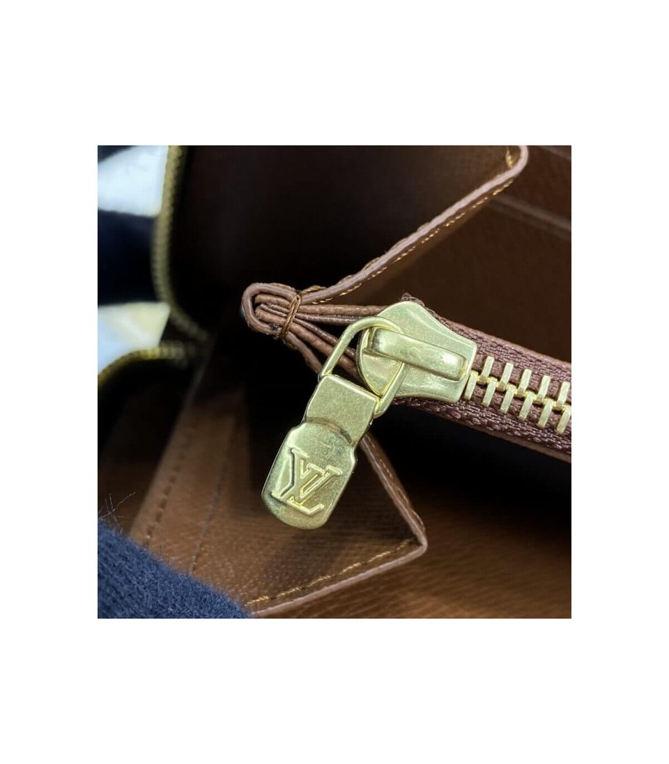Louis Vuitton Monogram Zippy Organizer view 8