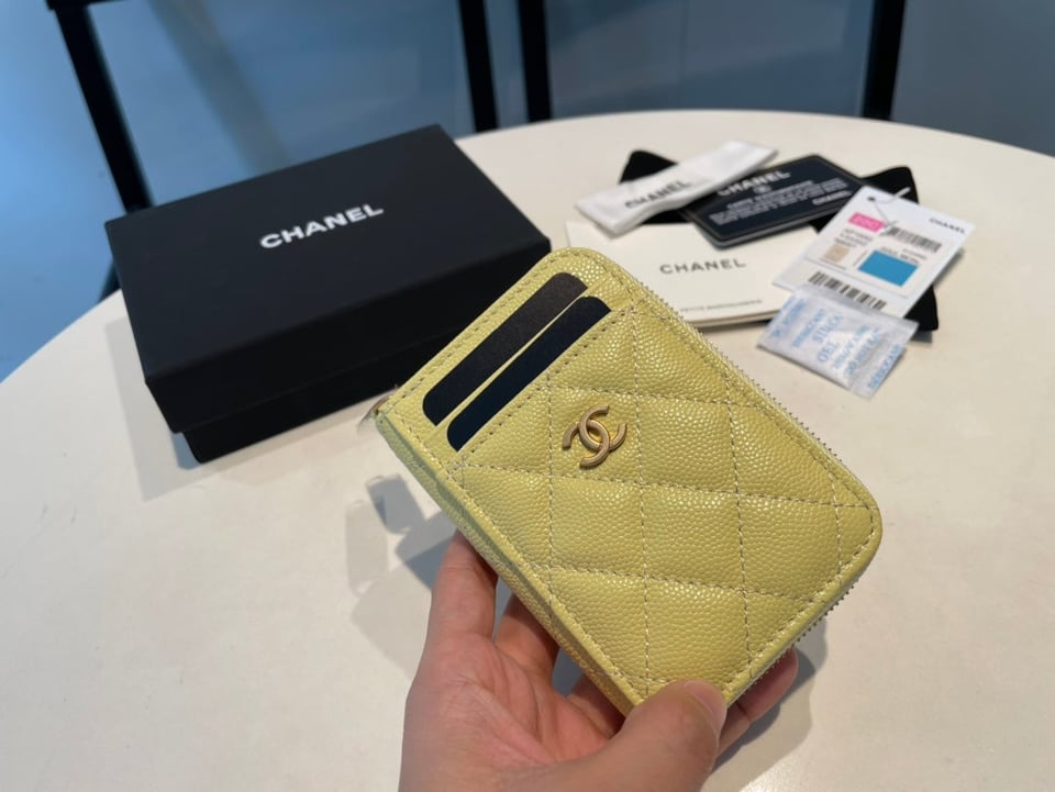 Chanel Zipped Coin Purse 11 Yellow Grained Calfskin view 4