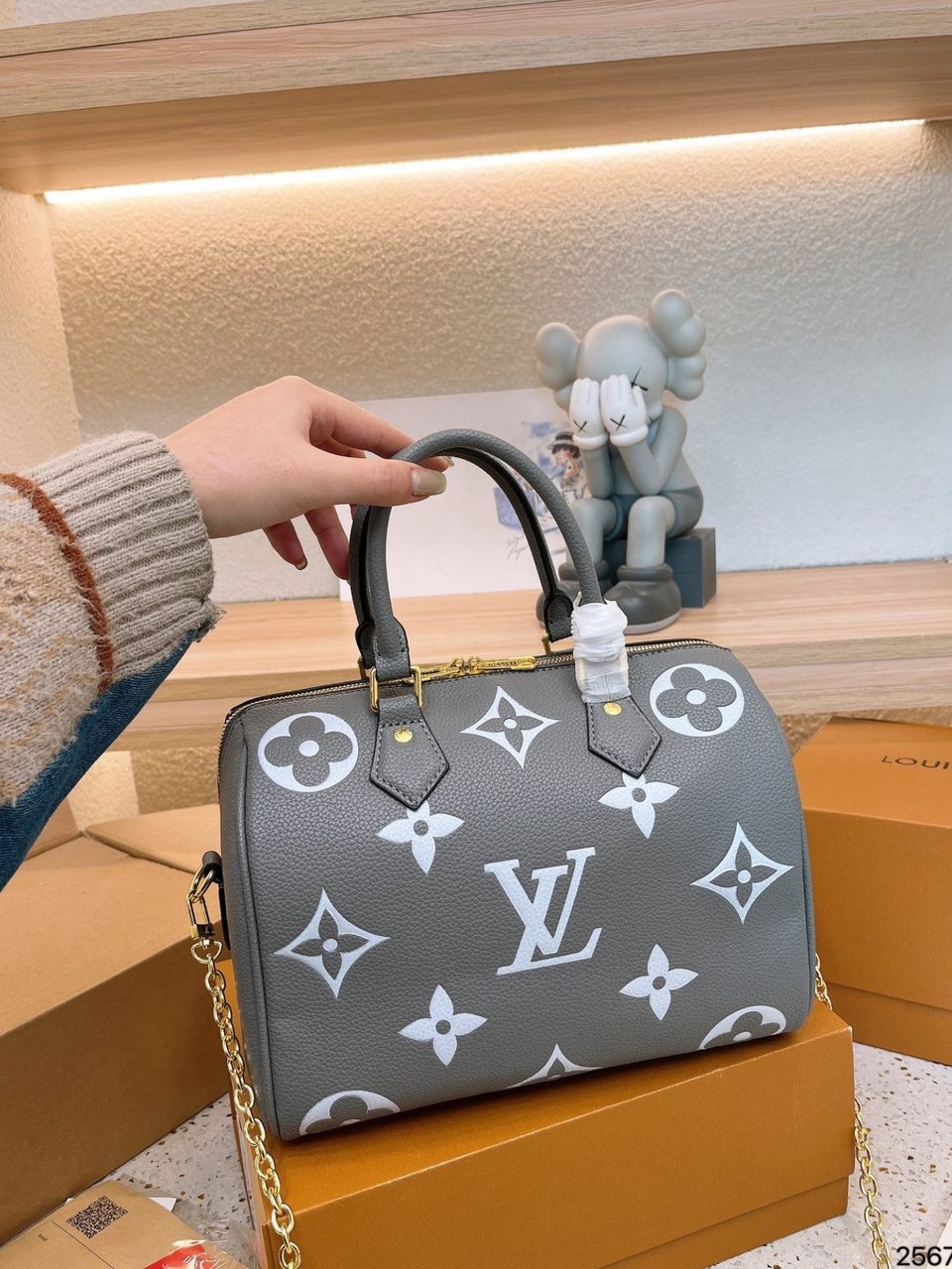 Louis Vuitton Speedy Bandouli Re 20 Monogram Empreinte Leather 20Cm M46575 view 3