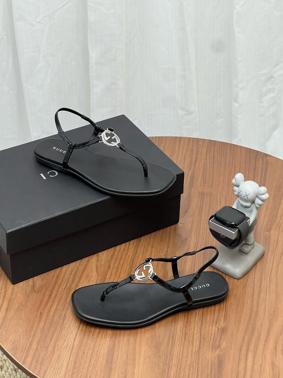 Gucci Thong Sandal With Interlocking G ‎Black 874699 For Women view 3