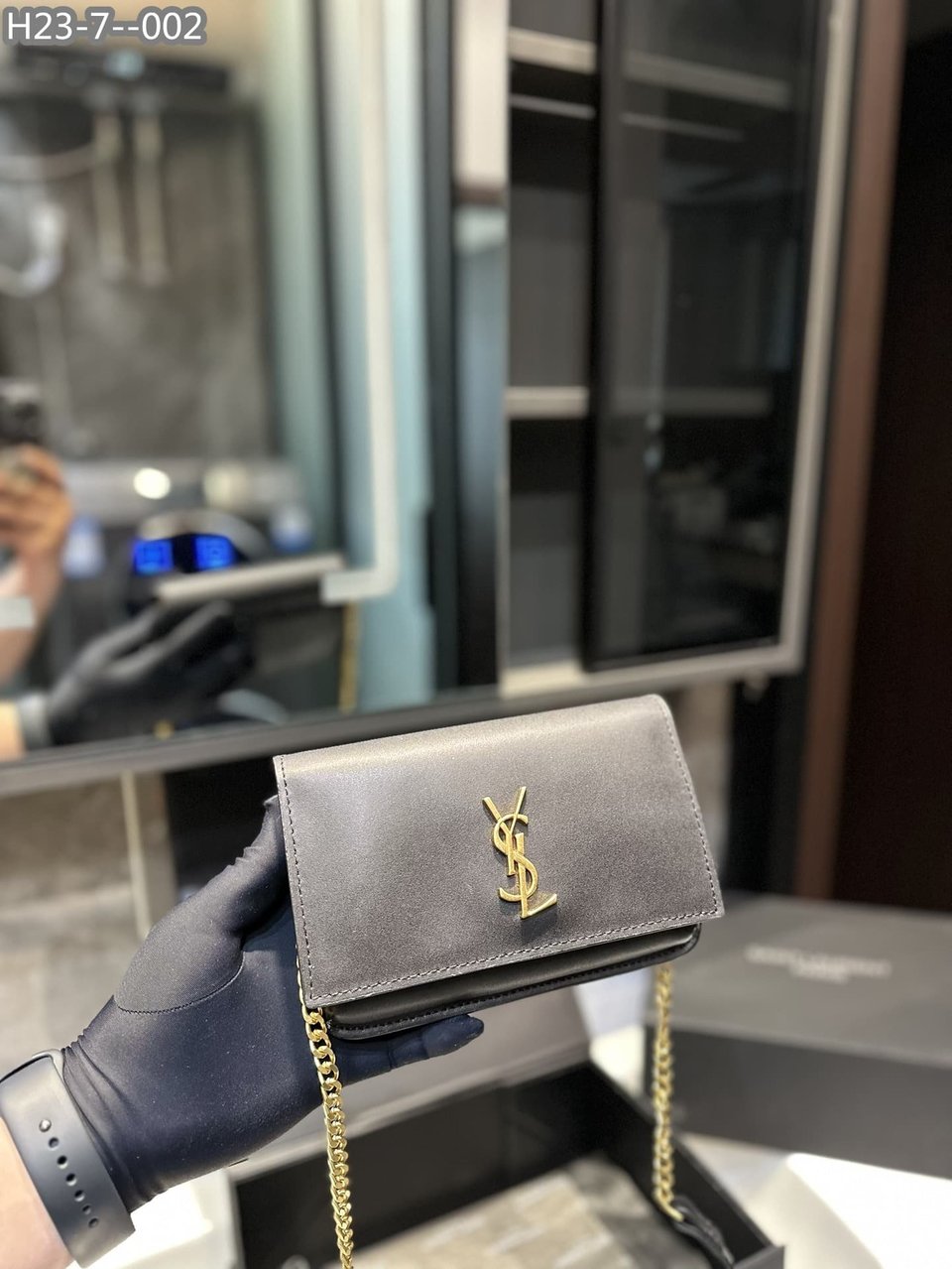Saint Laurent Uptown Ysl Plaque Grained Leather 18Cm view 10