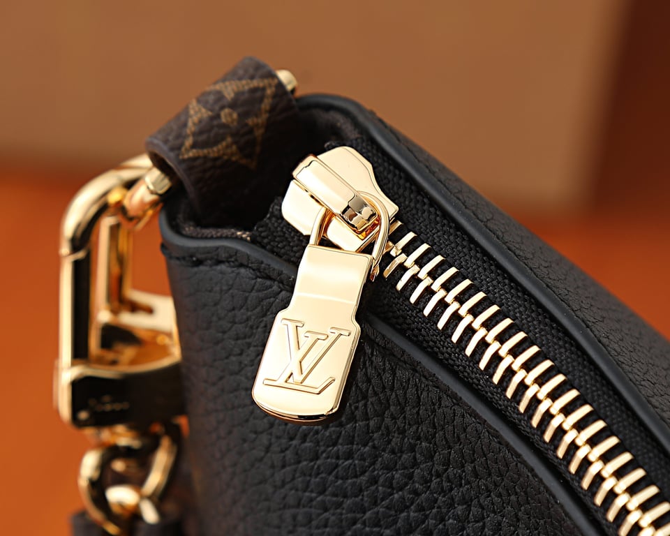 Louis Vuitton Multipass Bag Black 30cm M29195 view 12
