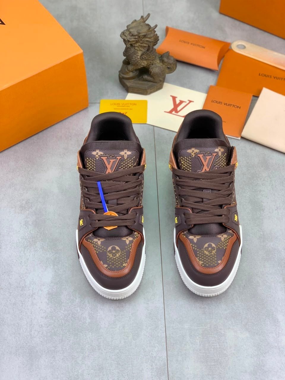 Louis Vuitton Trainer Sneakers Yellow Calfskin 1AK85Q view 5