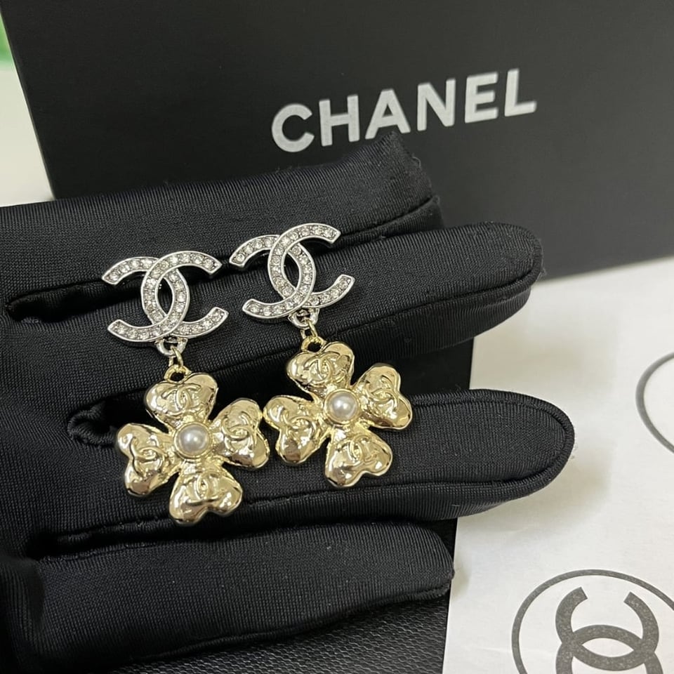 Chanel Fall Winter 2024 Earrings view 2