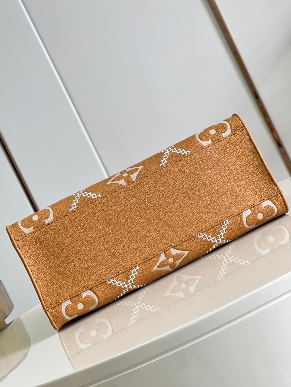 Louis Vuitton Onthego MM Tote Monogram Arizona ‘Brown Crème Beige’ 35cm view 9