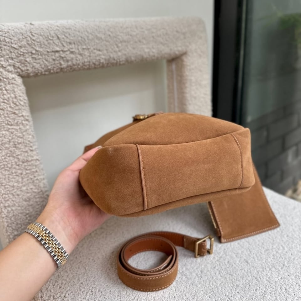 Saint Laurent Le 5 A 7 Supple In Suede Golden Brown 24Cm view 3