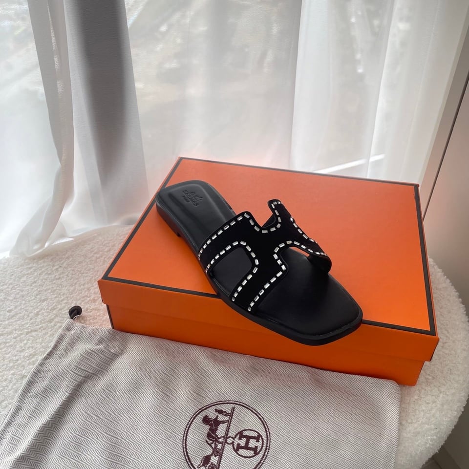 Hermes Oran Sandal Noir H232161Zv02350 view 6