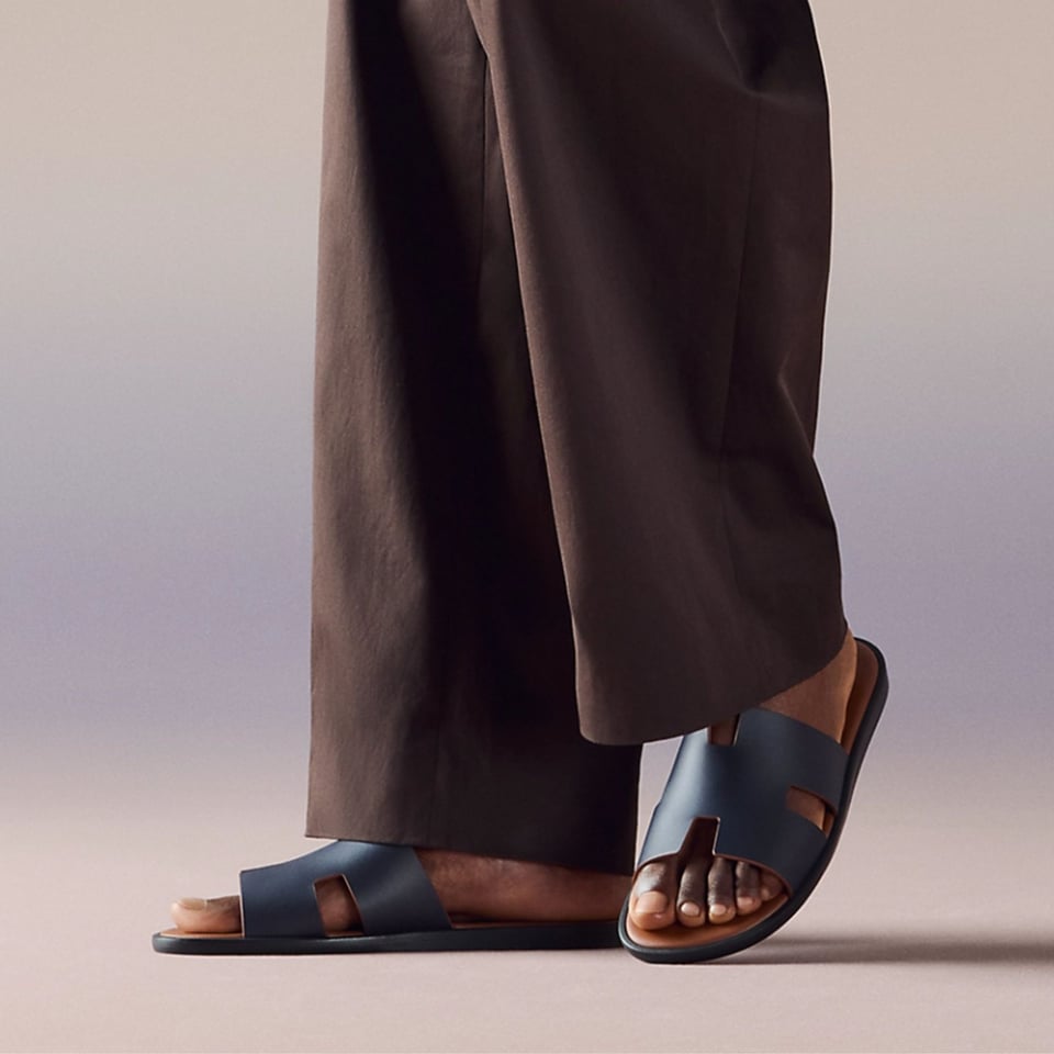 Hermes Izmir Sandal Marine / Gold Color Calfskin H211860ZHI2390 view 2