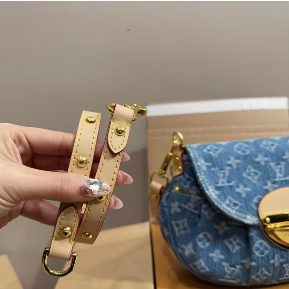 Louis Vuitton Sunset Monogram Denim Blue 26Cm M46829 view 6