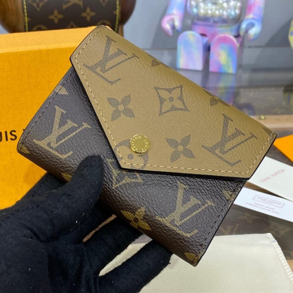 Louis Vuttion Victorine Wallet view 5