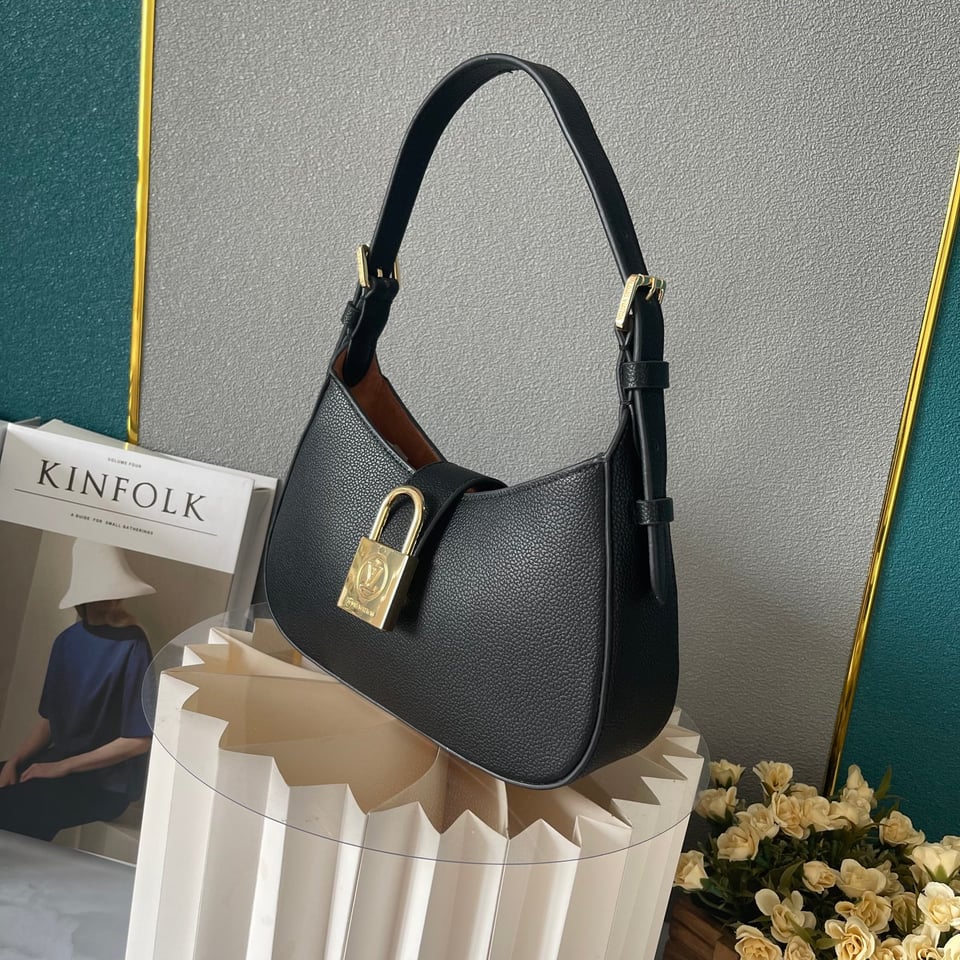 Louis Vuitton Low Key Shoulder Bag Black 25Cm M24611 view 8