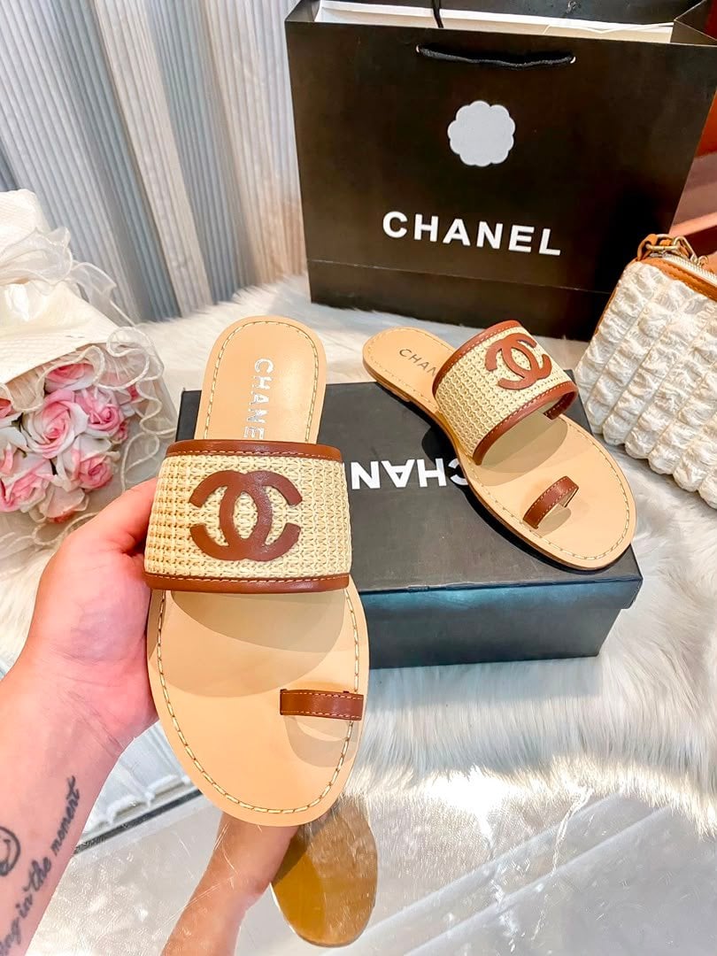 Chanel Raffia &amp; Calfskin CC Toe Ring Flat Sandals Raffia G38883 view 9