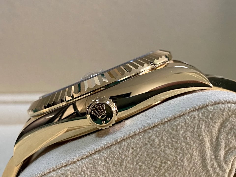 Rolex Sky-Dweller 42 mm Champagne Dial 336938 view 7