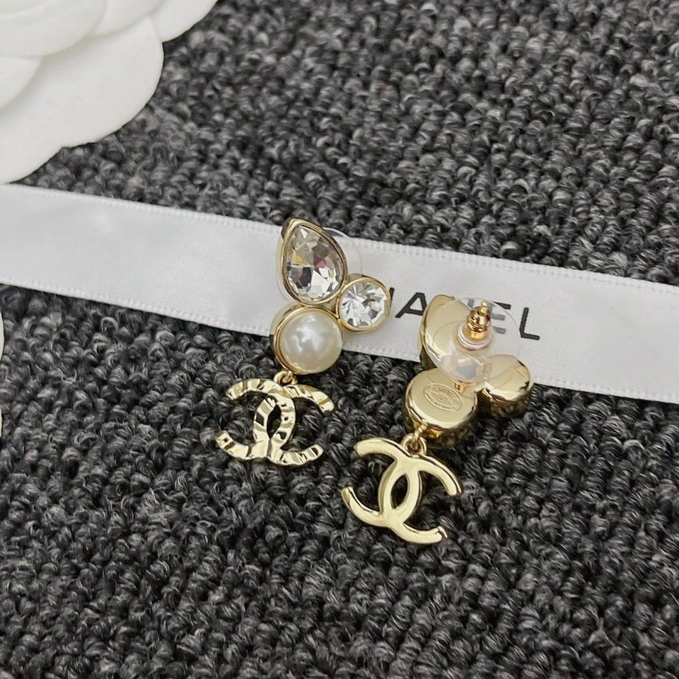 Chanel Pearl Crystal Cc Drop Earrings Gold view 5