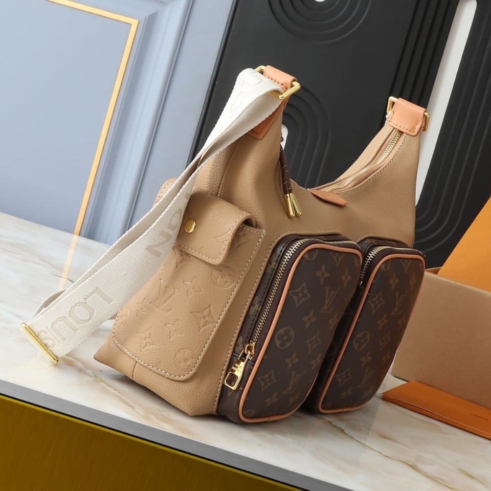 Louis Vuitton Hobo Cargo Beige 31Cm M12697 view 11