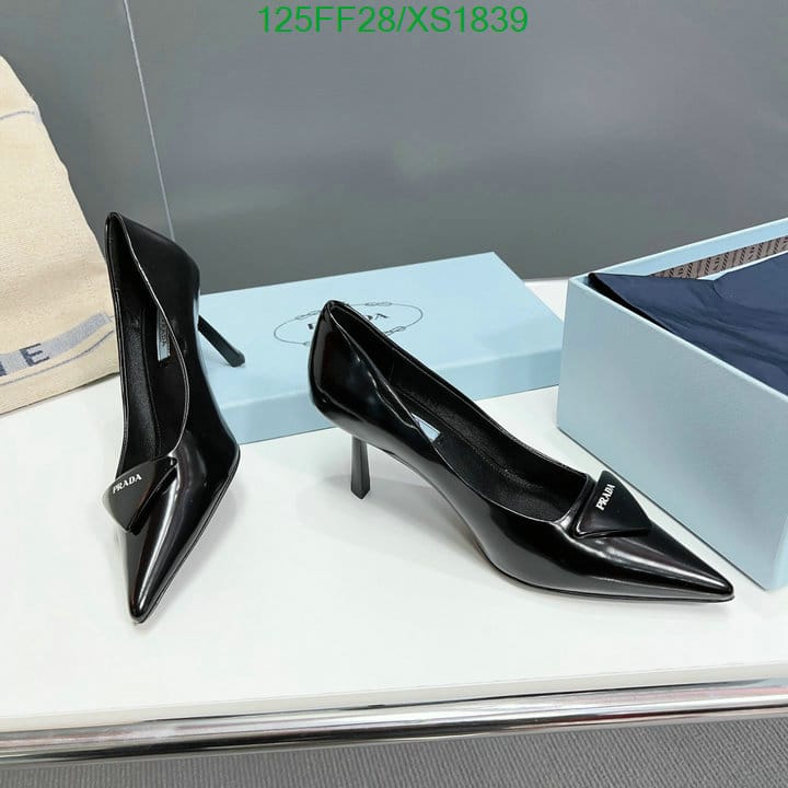 Prada Cleavage Nero Leather Pumps Black view 3