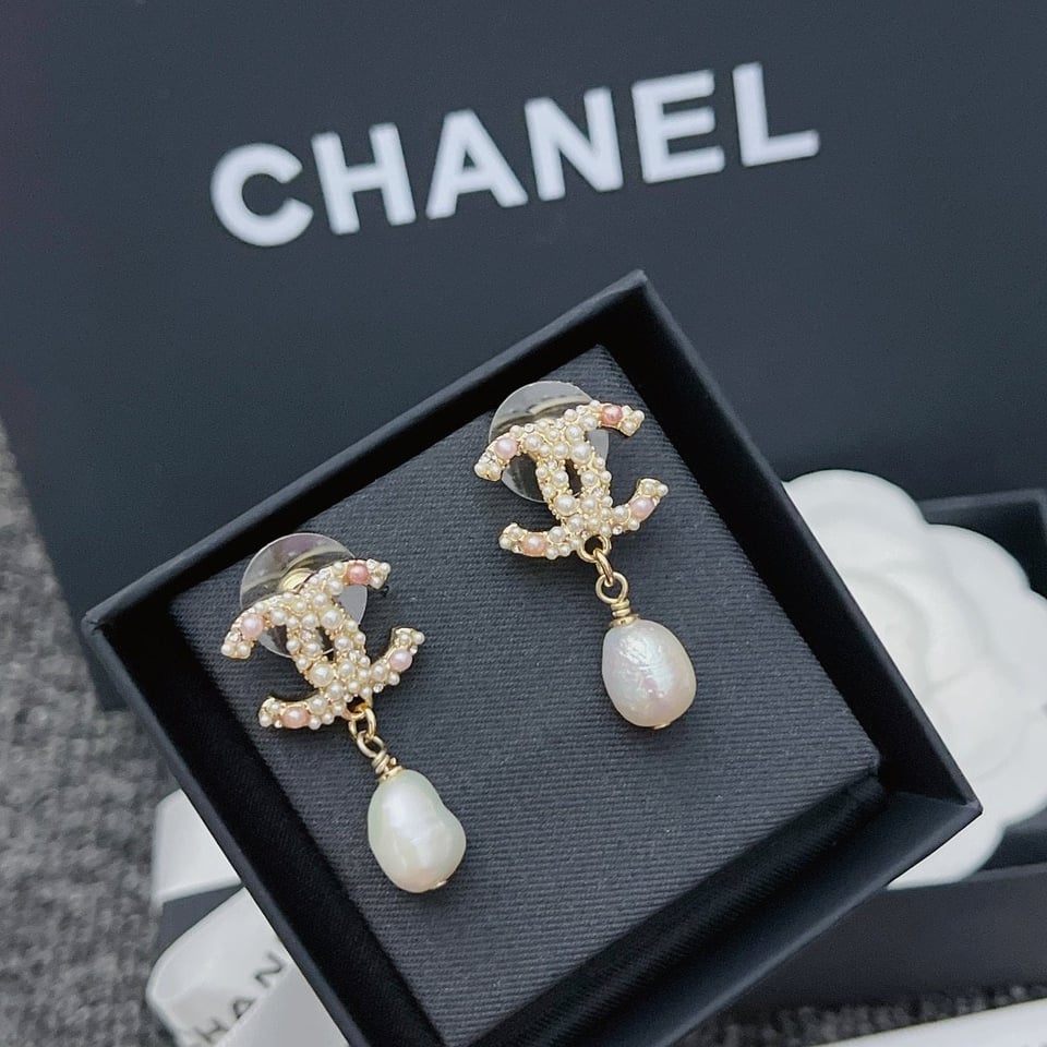 Chanel Pearls Crystal Earrings view 7