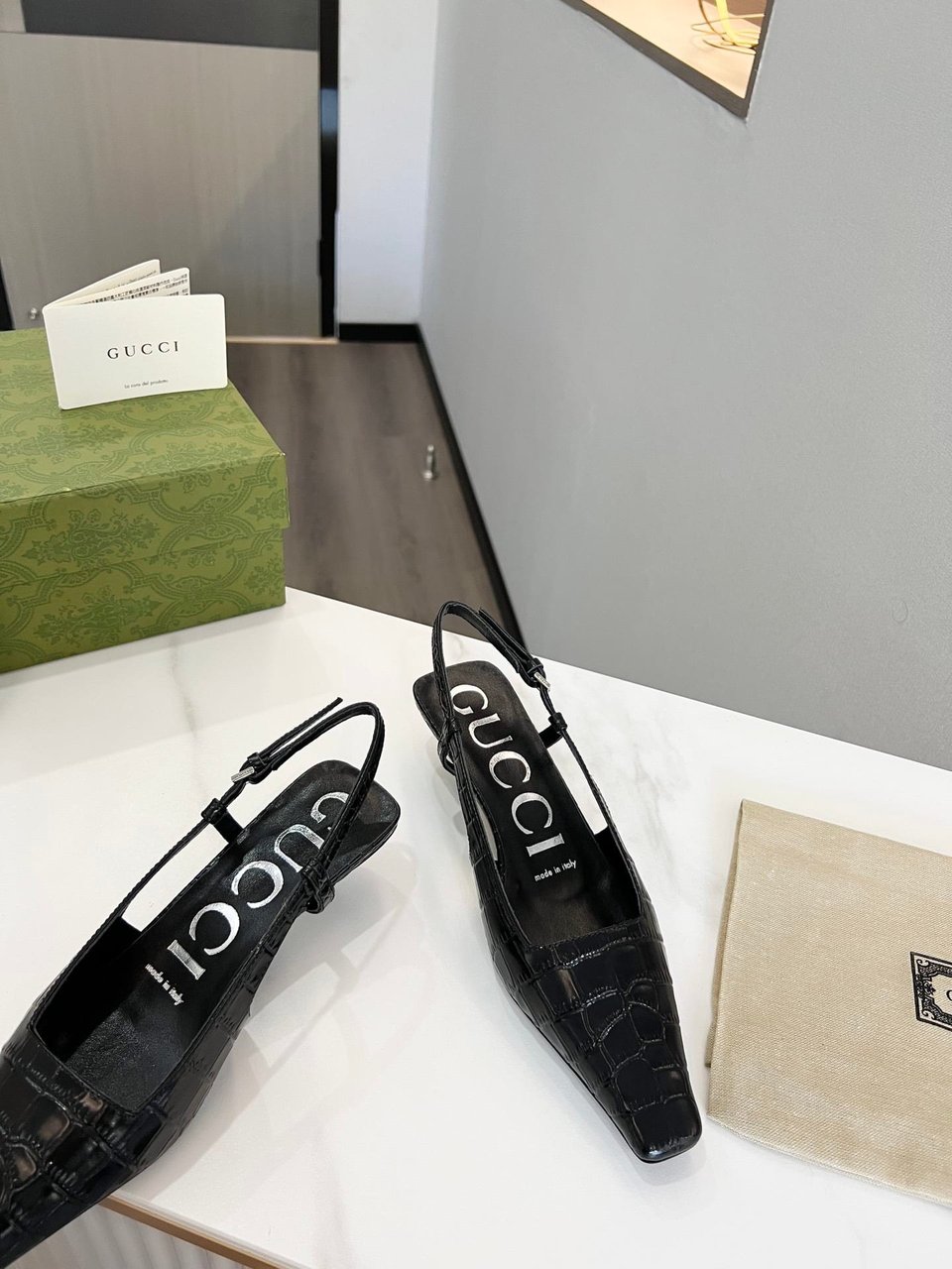 Gucci Women?S Crocodile Print Pump Black 674666 Ukq00 1000 view 7