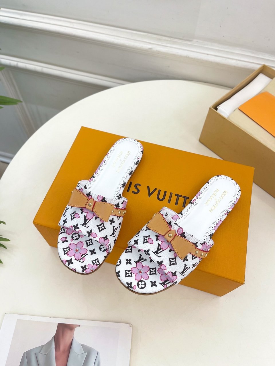 Louis Vuitton x Takashi Murakami Cherry Blossom Mule White view 4