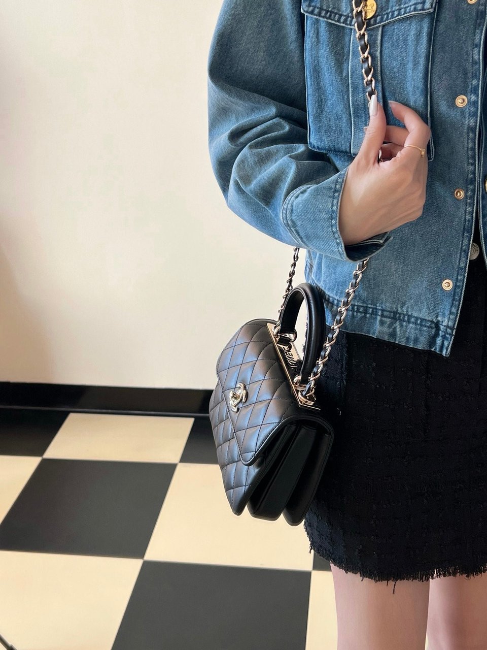 Chanel Trendy 20Cm Black Lambskin Gold Hardware view 3