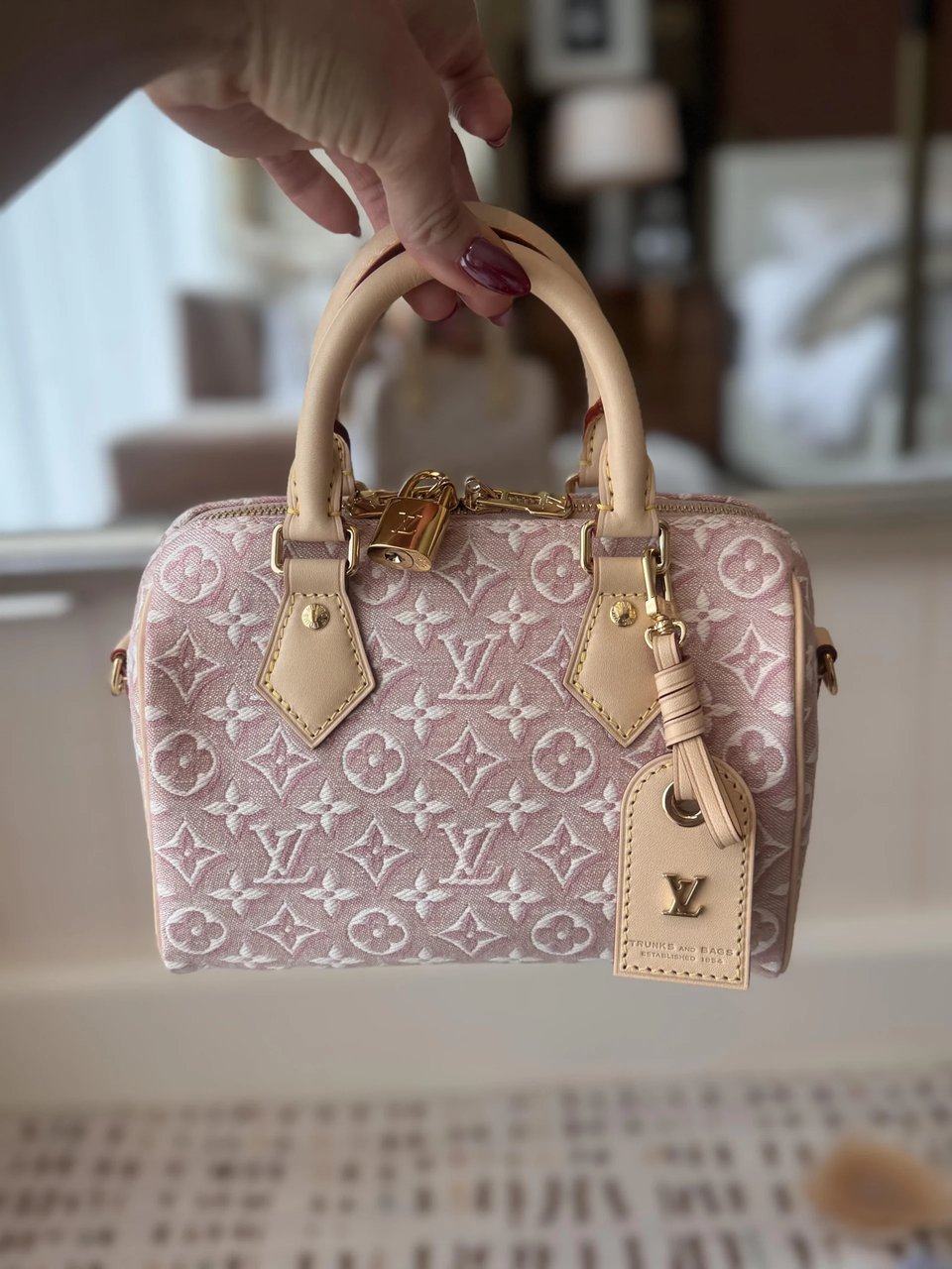 Louis Vuitton Speedy Bandoulière Monogram Emblème Rose Ruban Color 20.5cm M2A377 view 2