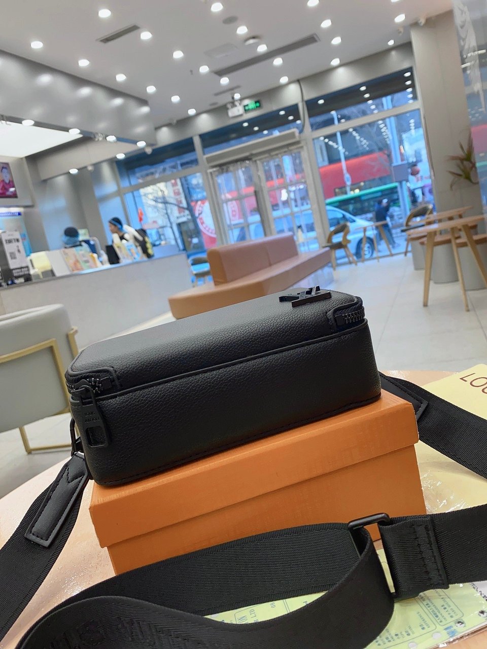 Louis Vuitton Alpha Wearable Wallet Black 18.5Cm M59161 view 12