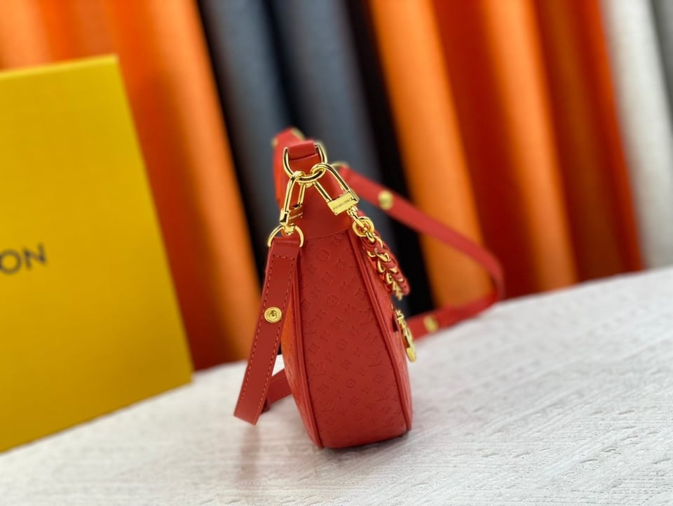 Louis Vuitton Loop Baguette Bag Red 23Cm M22594 view 8