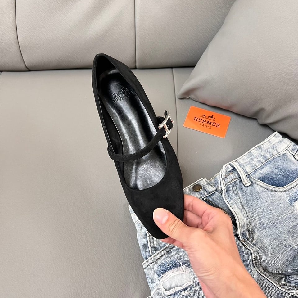 Hermes Jane Ballet Flat In Velvet Noir H242046Z 02370 view 6