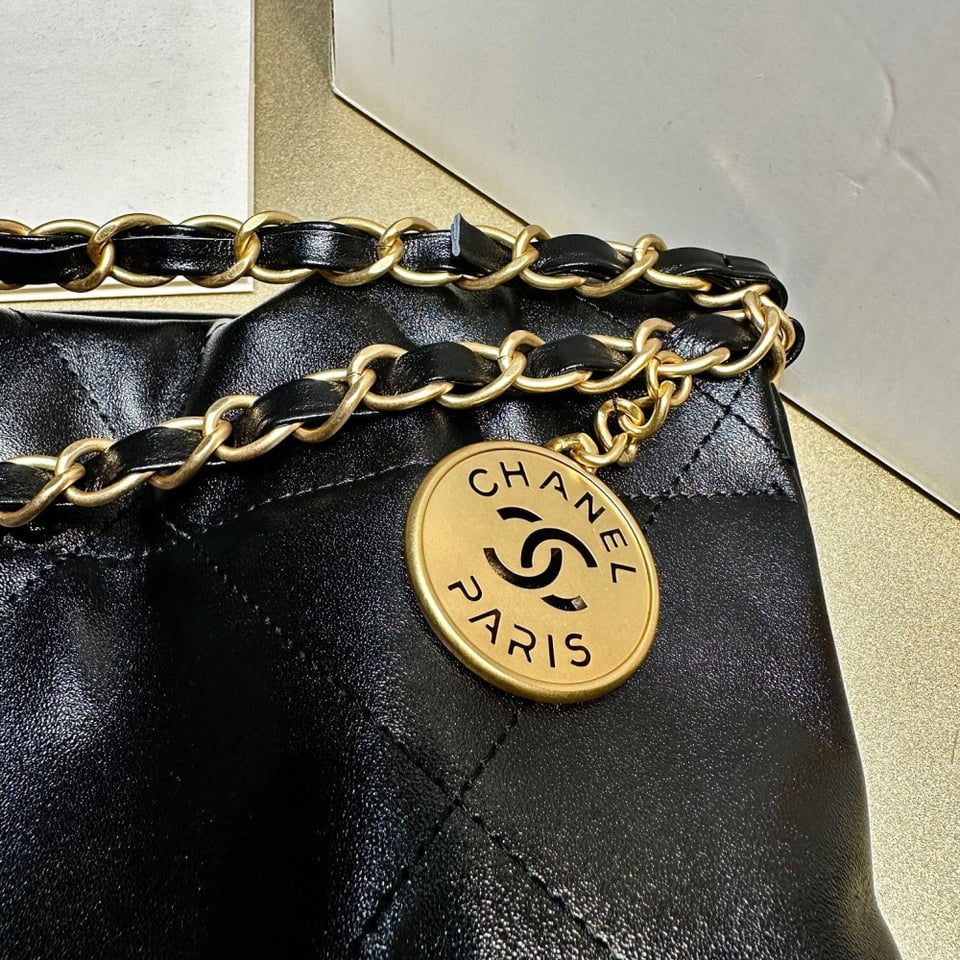 Chanel 22 Bag Handbag Black Shiny Calfskin 45cm view 8