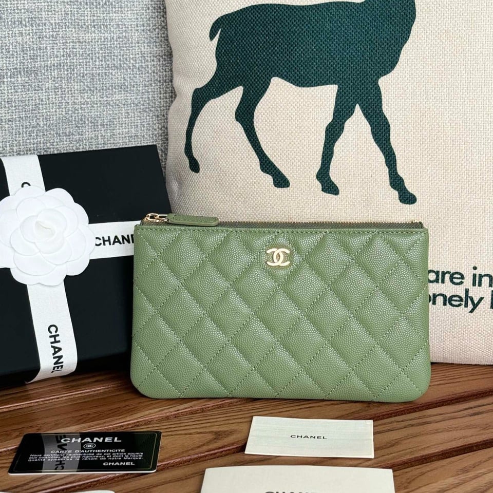 Chanel Zipped Wallet 20Cm Green Quilted Caviar Gold Hardware view 2