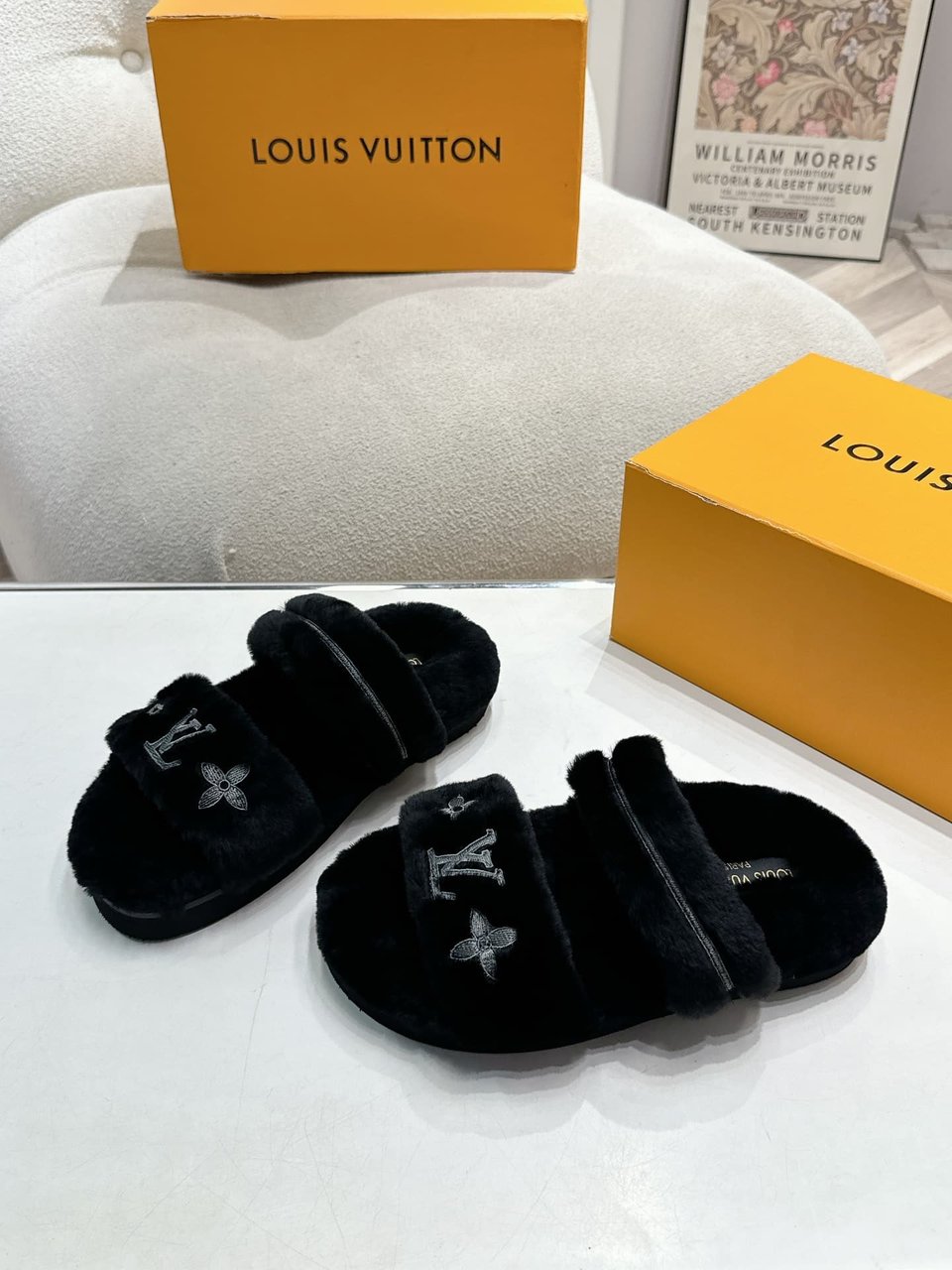 Louis Vuitton Lv Sunset Flat Comfort Mule Shearling Noir1 1Adc65 view 5