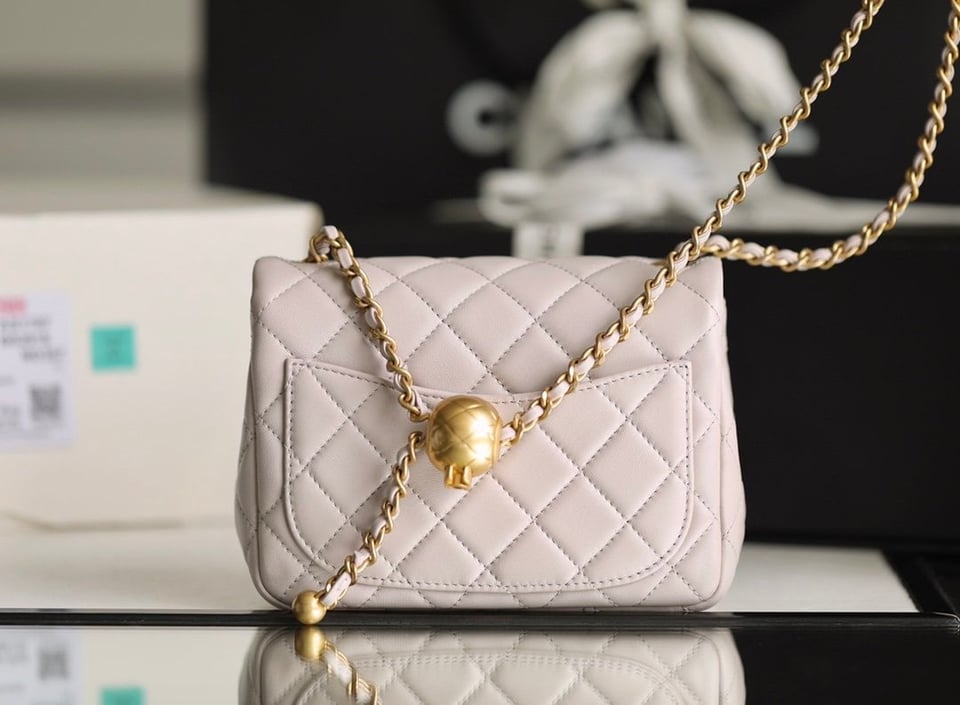 Chanel Quilted Mini Flap Bag Cream 18Cm/7in view 6