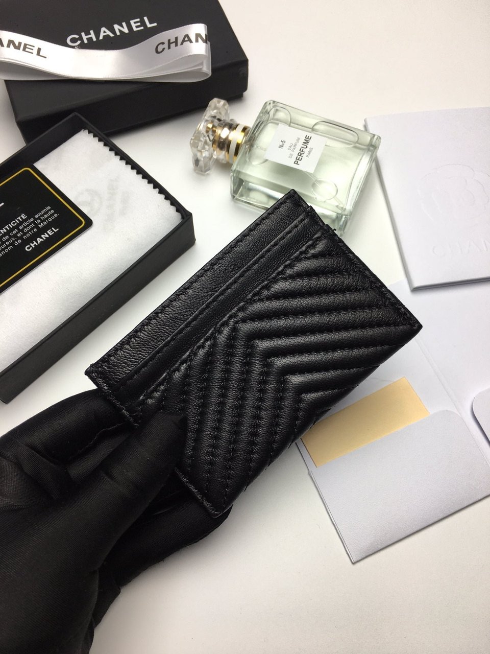 Chanel Line Card Holder 11.2 Black Calfskin Gold Icon view 4