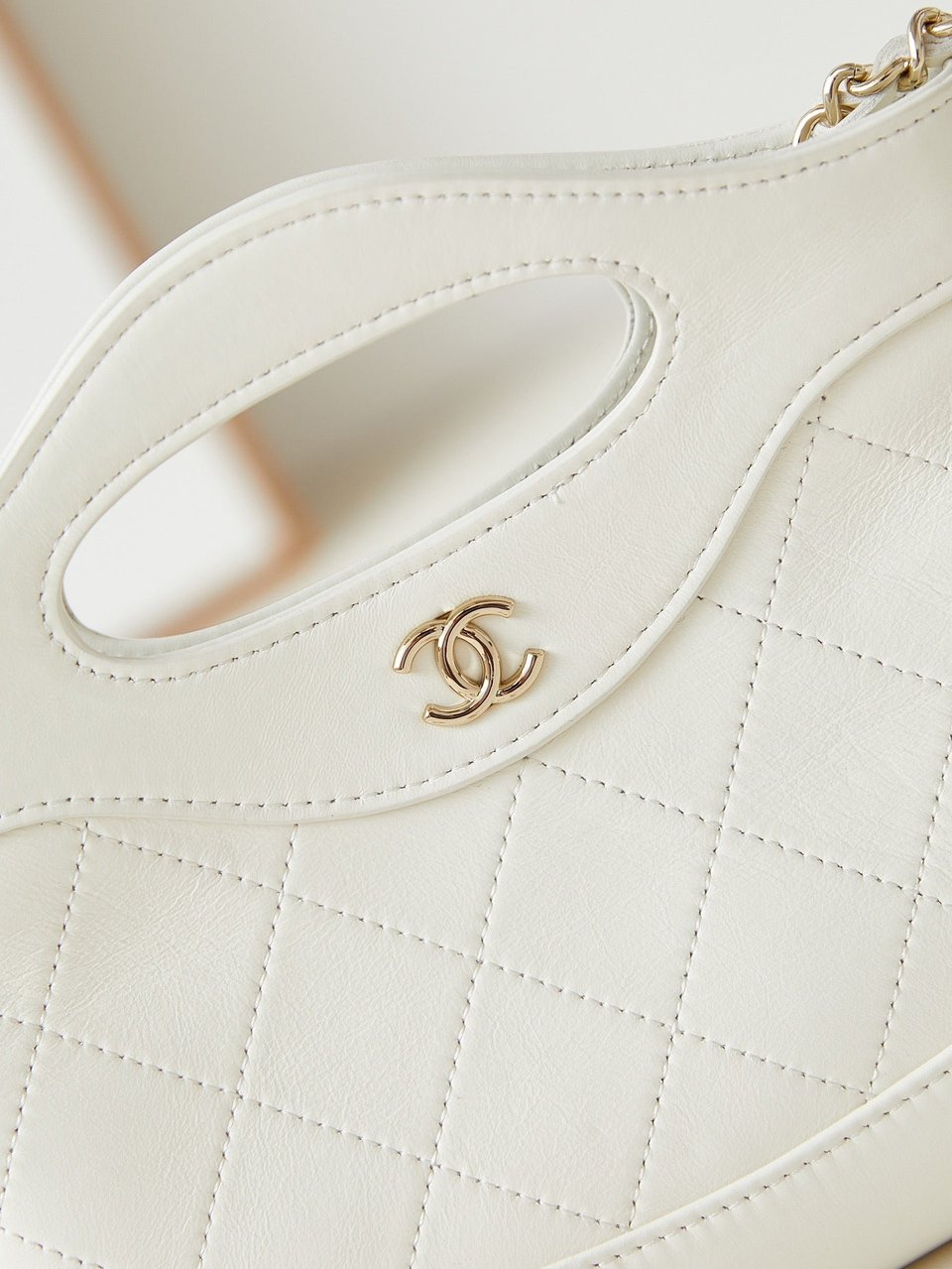 Chanel 24S31 Nano Shopping Bag 17.5Cm White Lambskin Gold Hardware view 7