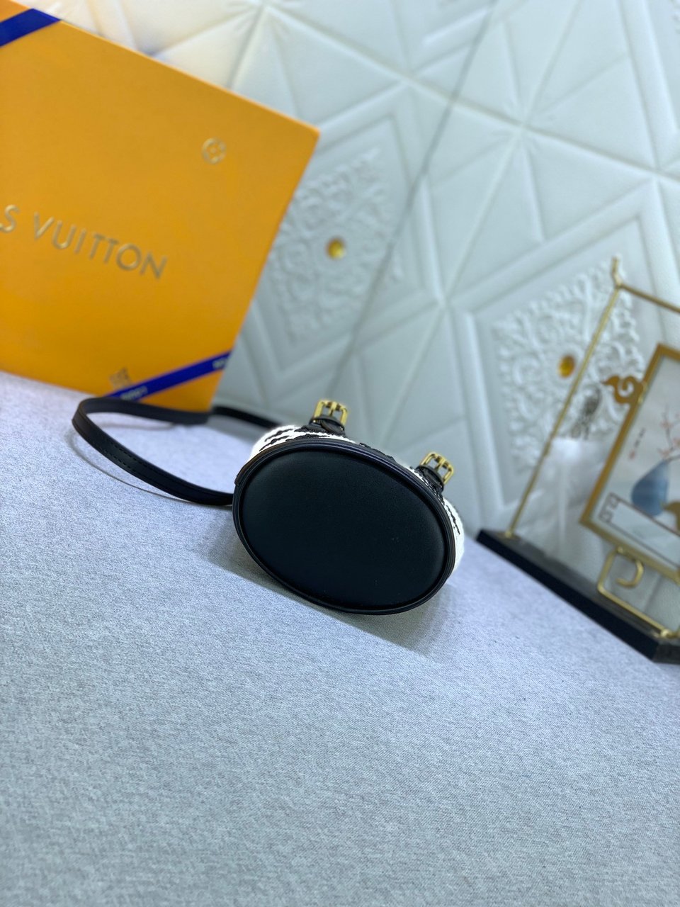 Louis Vuitton Nano Bucket Bag Black 17Cm M82418 view 7