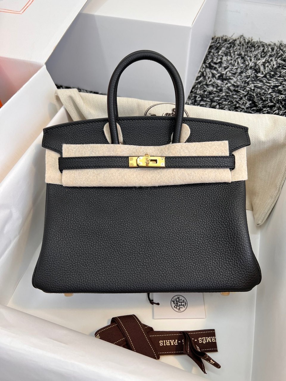 Hermes Birkin 25Cm Black Togo Leather Gold Hardware view 4