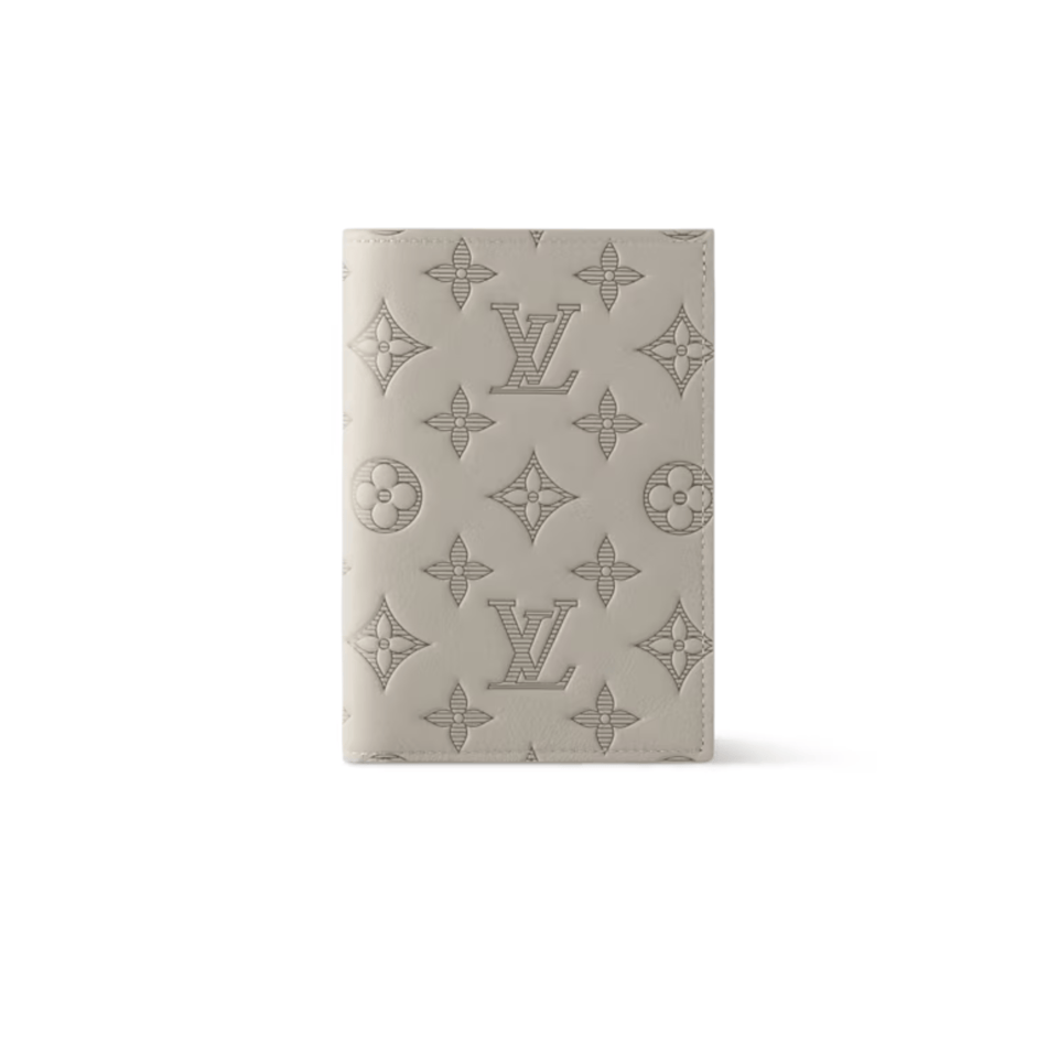 Louis Vuitton Sand Passport Cover For Women 10cm M14798 view 2