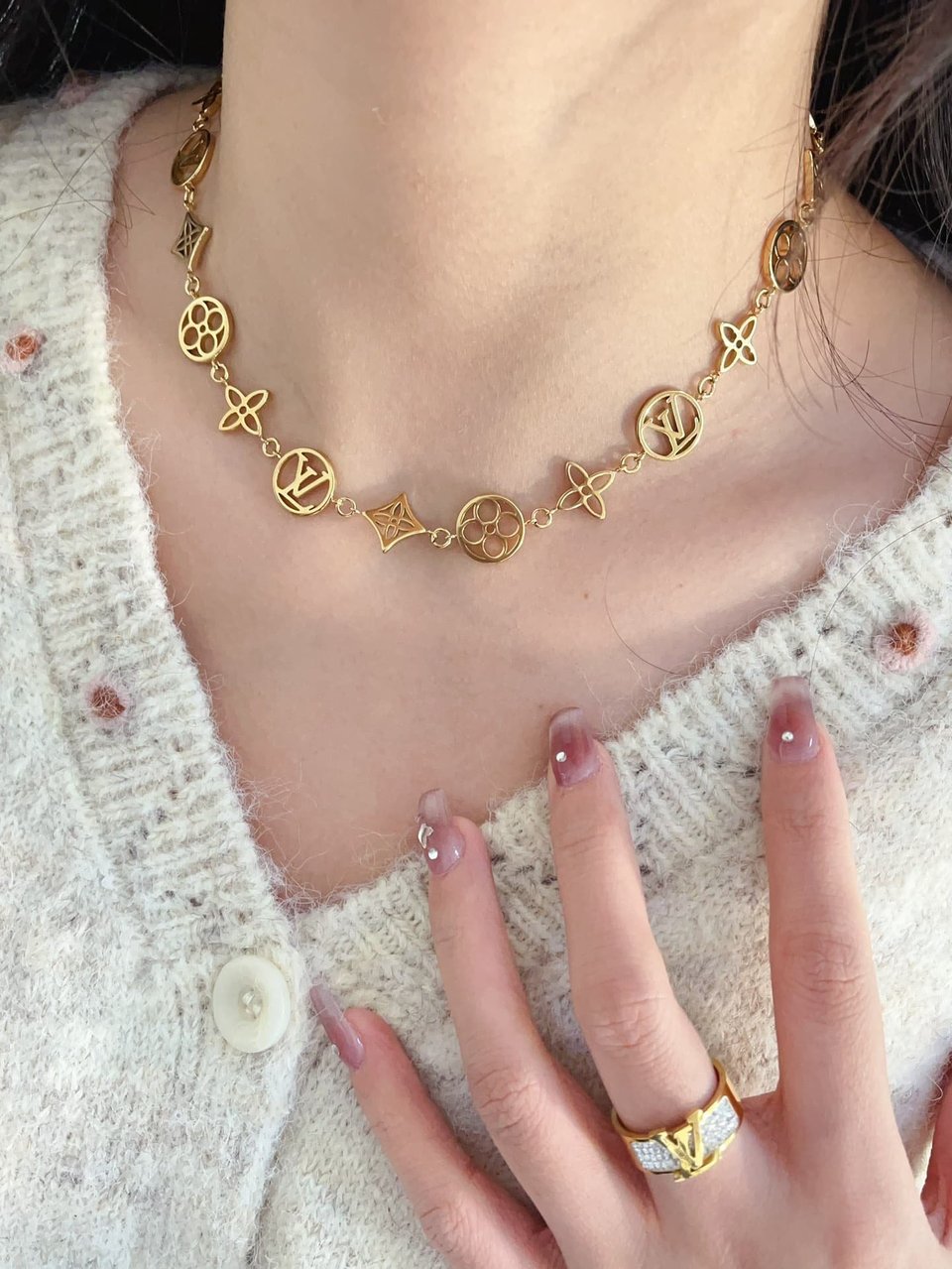 Louis Vuitton Lv Lace Necklace Gold M01057 view 6
