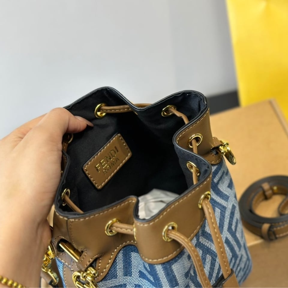 Fendi Mon Tresor Light Blue Ff Denim 12Cm view 10