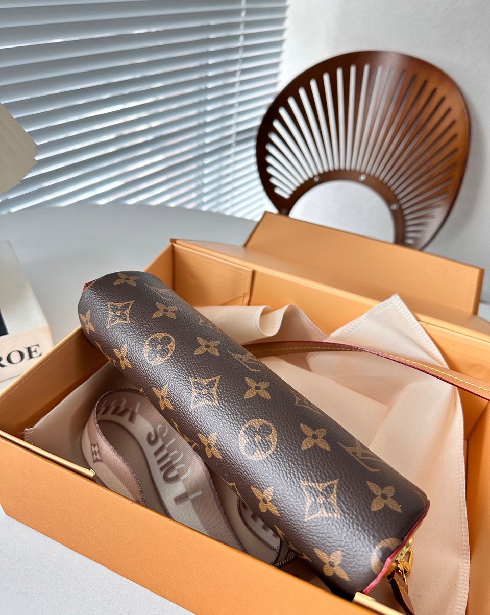 Louis Vuitton Pochette Tirette Monogram Canvas 23Cm M47123 view 10