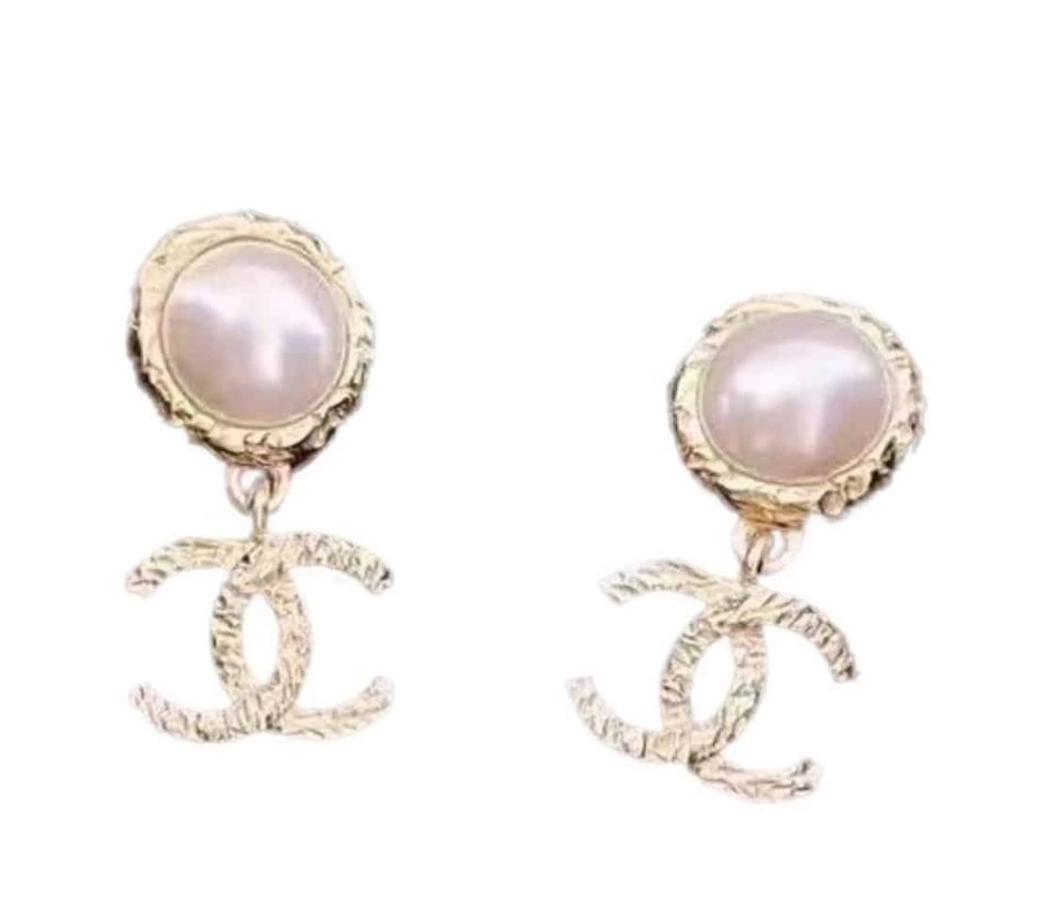 Chanel Cc Pearl Earrings view 6
