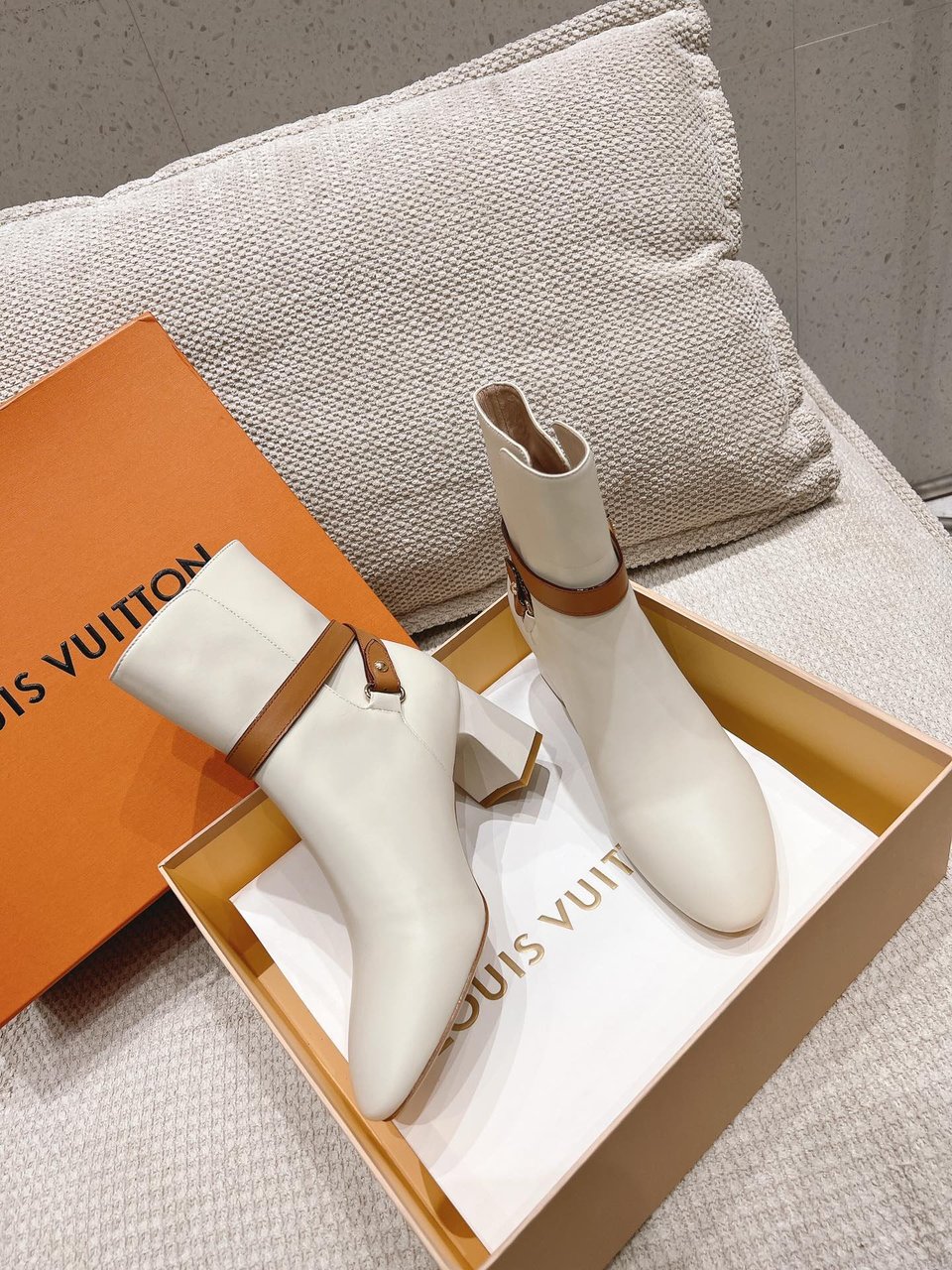 Louis Vuitton Parisienne Ankle Boot White view 3
