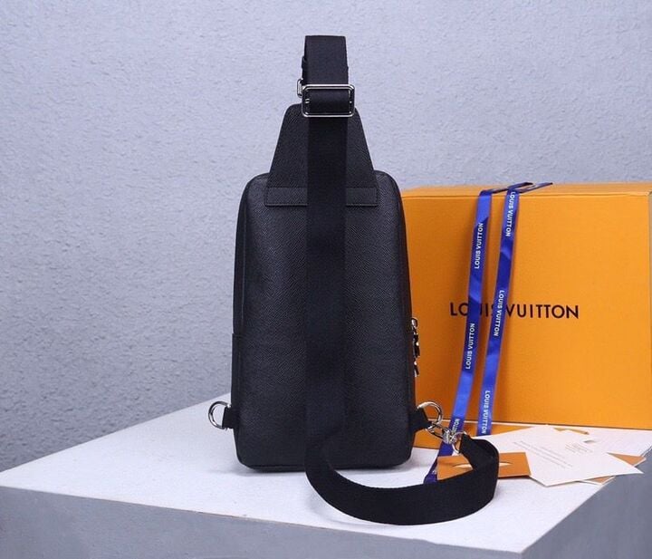 Louis Vuitton Avenue Taiga Black Sling Bag for Men 31cm/12.2in M30443 view 5