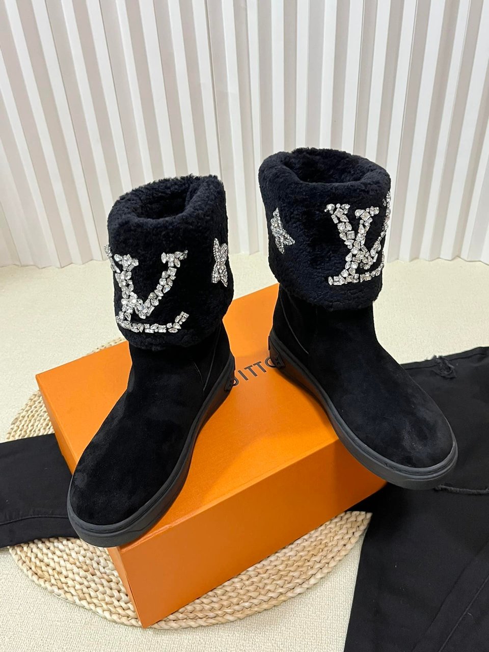 Louis Vuitton Ankle Boot Studded With Diamonds Black view 5