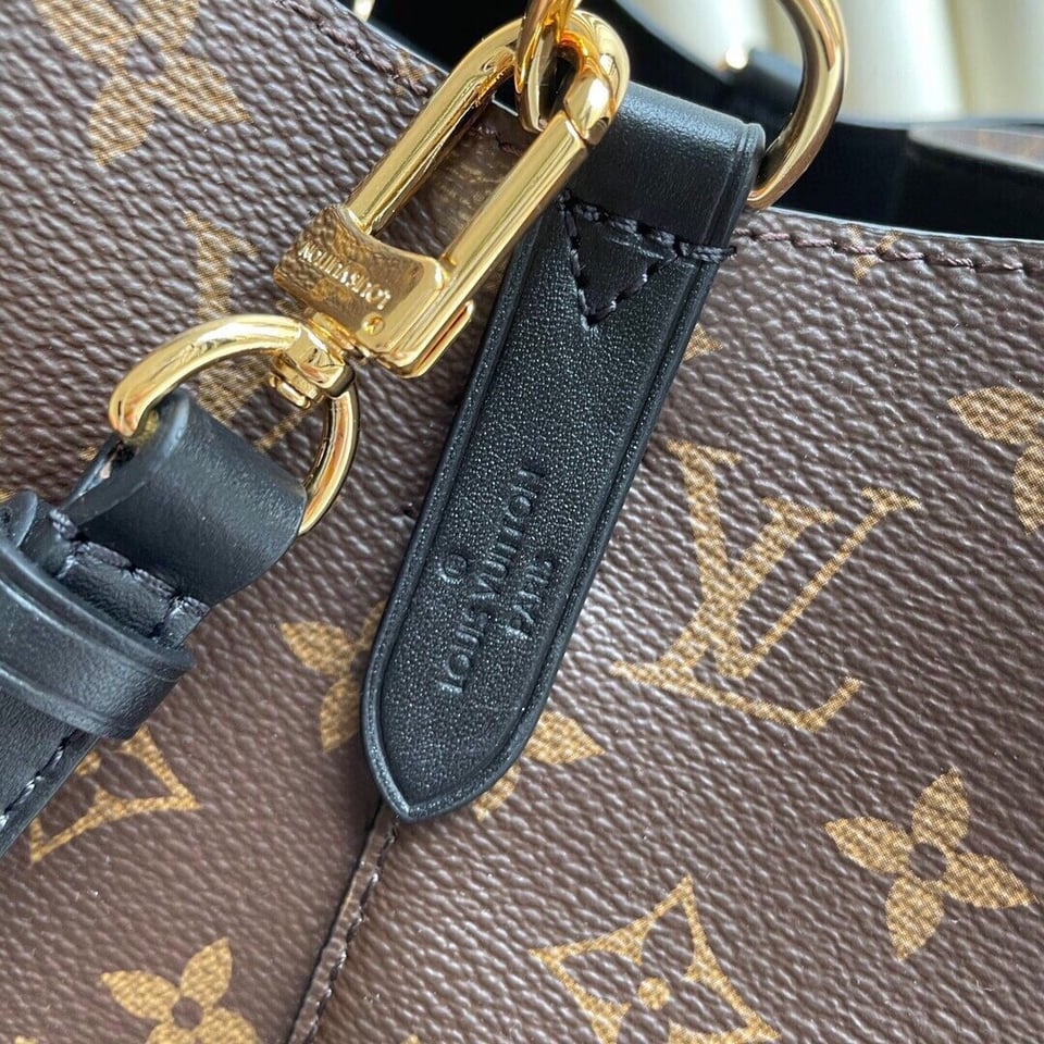 Louis Vuitton Luxury Monogram Canvas And Leather Handbag Neonoe Black M44020 view 11